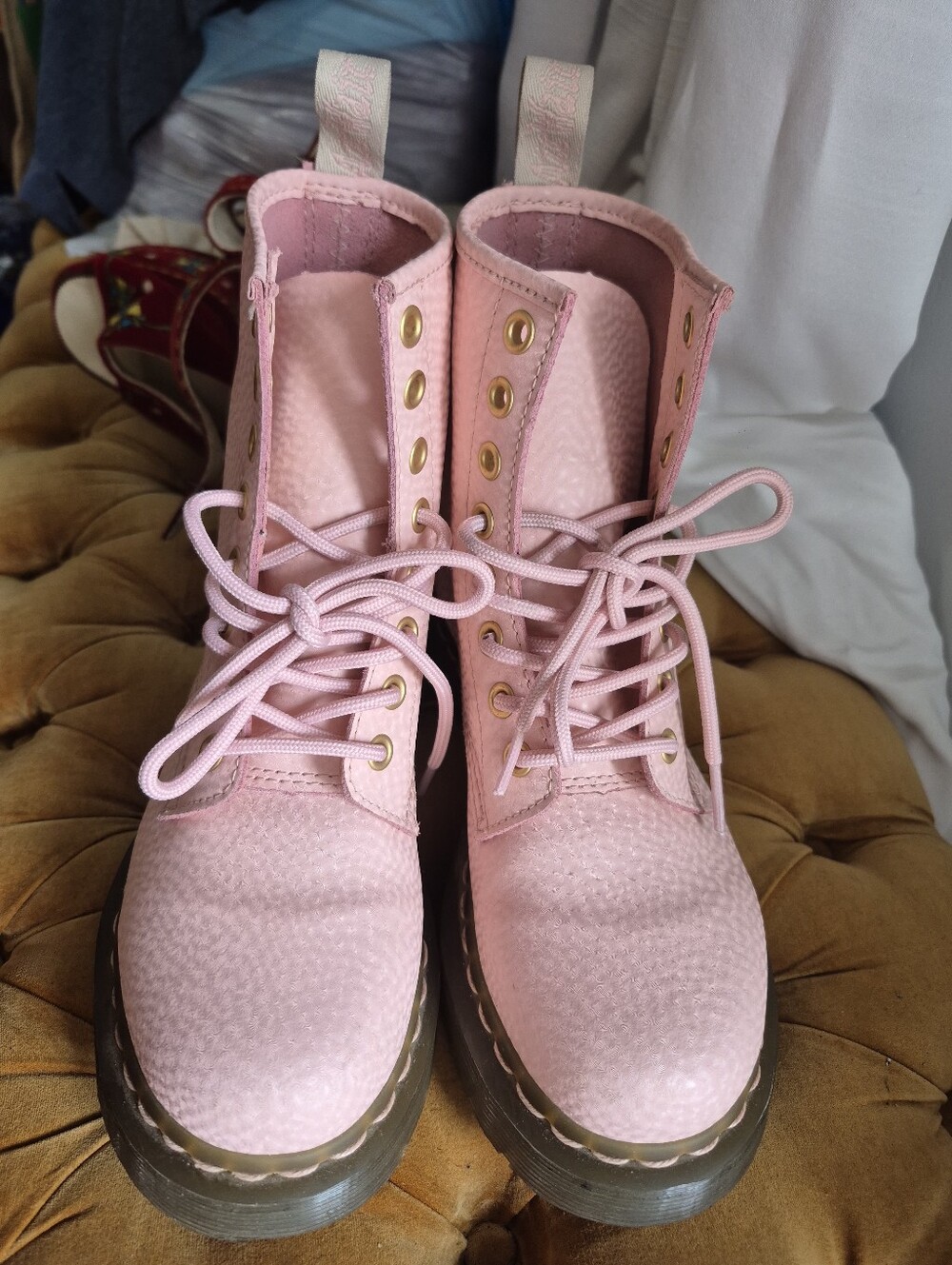 Dr. Martens 1460 Pascal Pink Peach Soft Virginia Leather 8 Eye Boots US 5 - Picture 8 of 11